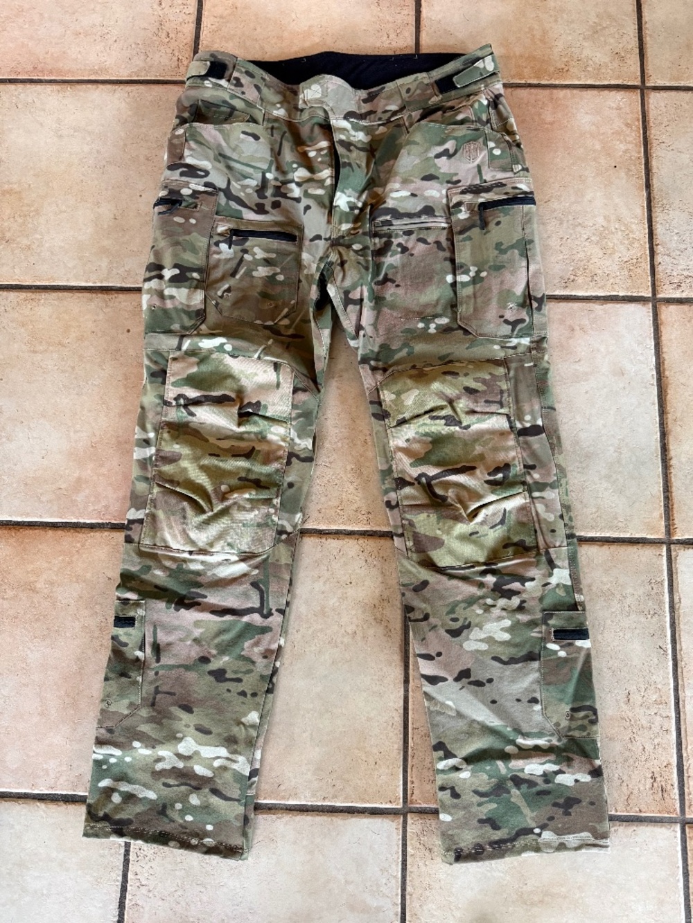 Born primitive op assault pants. Multicam